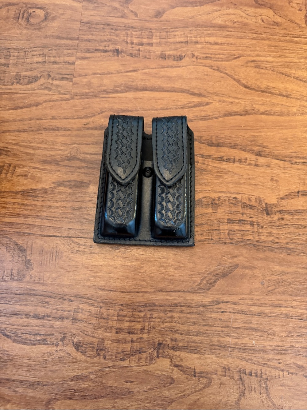 Safariland 77 Double Magazine Holder Duty Pouch for Glock 17, 22